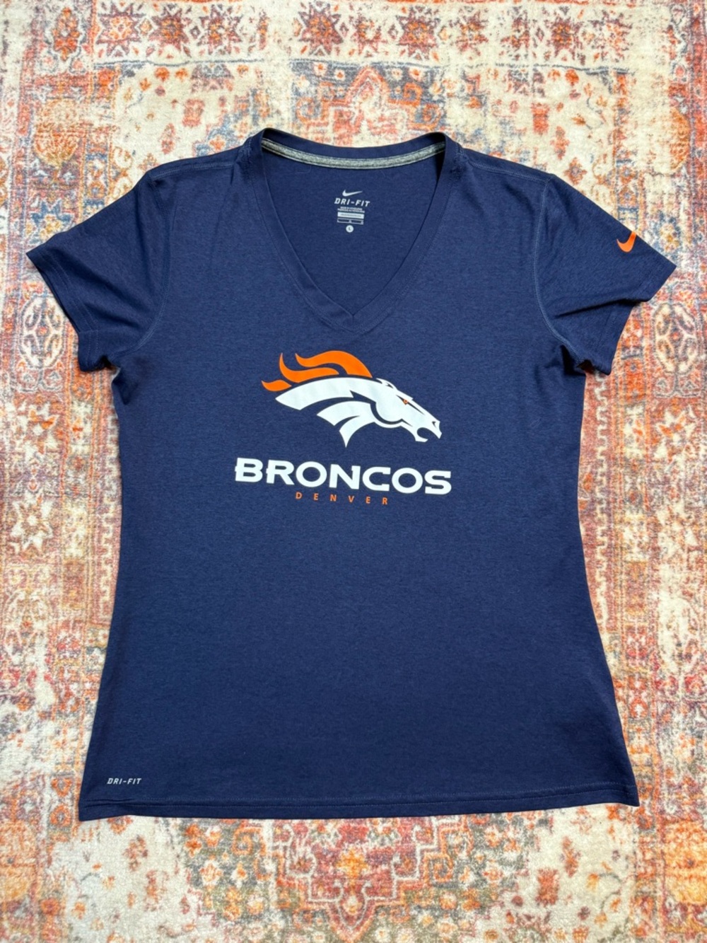 Nike Dri-FIT Denver Broncos V-Neck Tee Women’s Large NFL